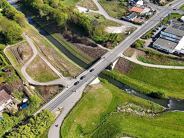 Die Wartburgstra&szlig;e aus der Luft fotografiert im Bereich der Emscherbr&uuml;cke